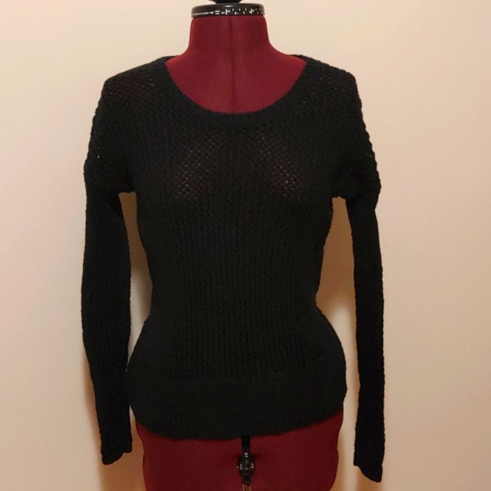 Cable knit black sweater